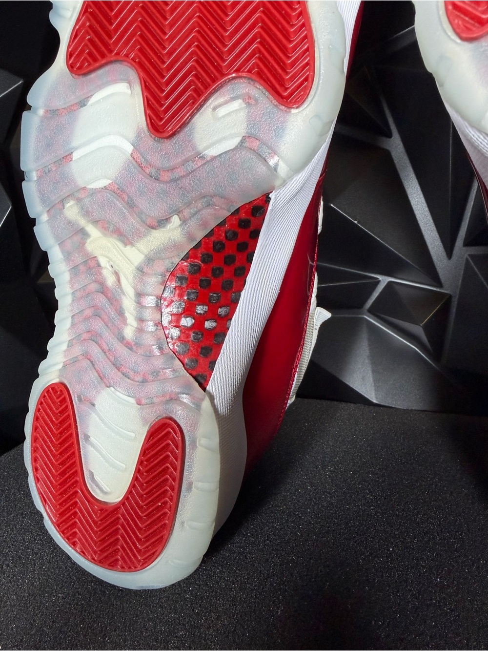 Jordan Retro 11 - Picture 6 of 9